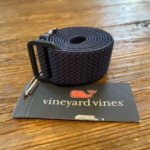 Men’s Vineyard Vines ‘Vineyard Navy’ patterned stretch OTG D-ring belt. Sz large